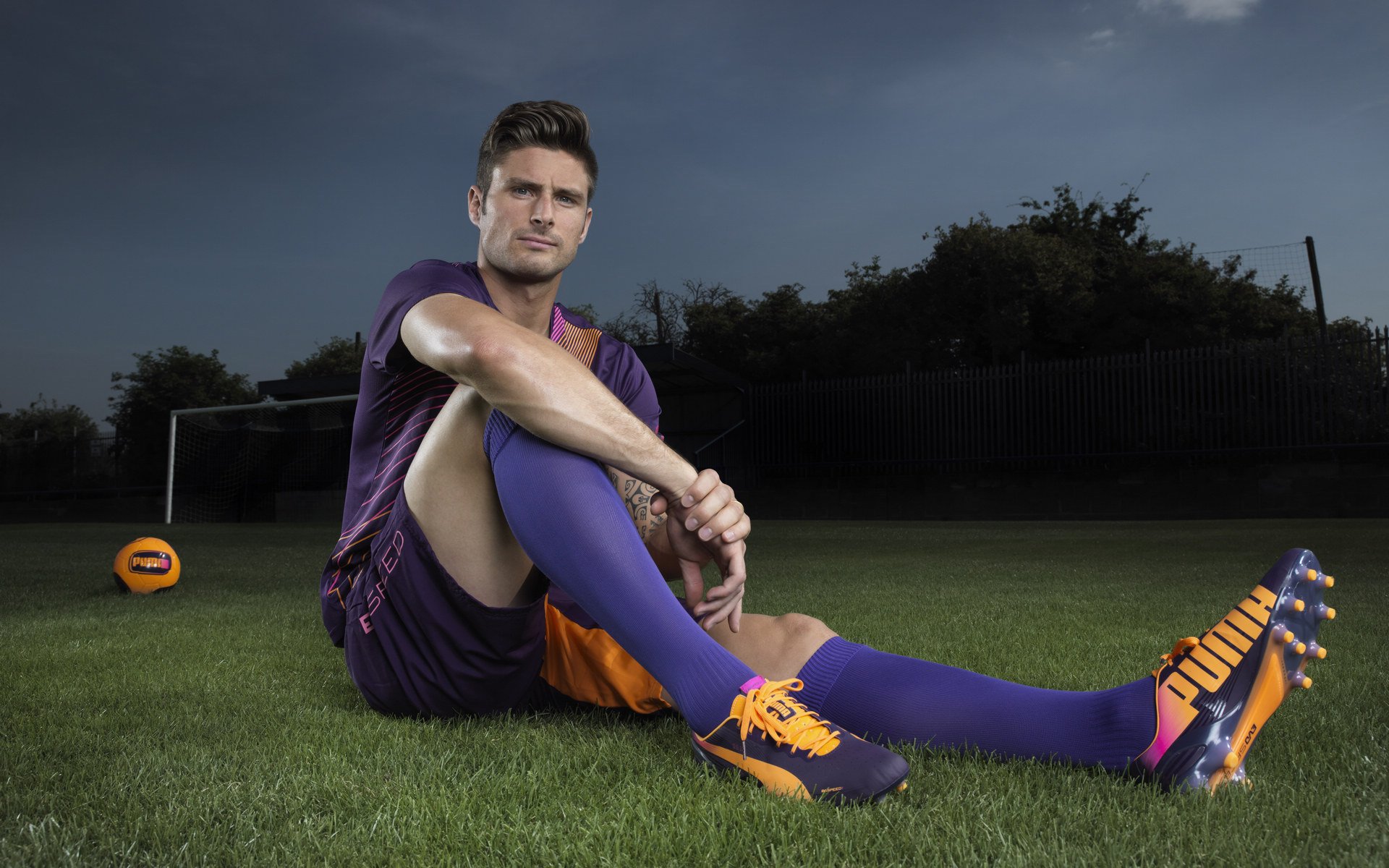 巴萨与布鲁日三次平局,防守问题亟待解决,巴萨中场布教授